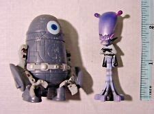 DreamWorks Monsters VS Aliens Alien Clone Robot & Gallaxhar 2 Figurines ...