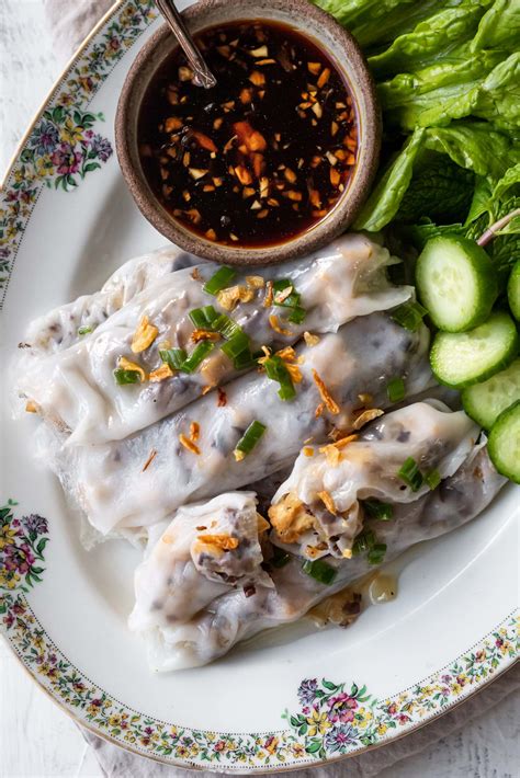 Banh Cuon Chay (Vegan Vietnamese Rice Rolls) - Cooking Therapy