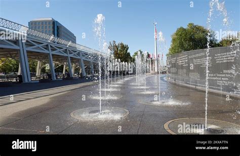 Close up water in fountains at the Bicentennial capitol mall state park Stock Video Footage - Alamy