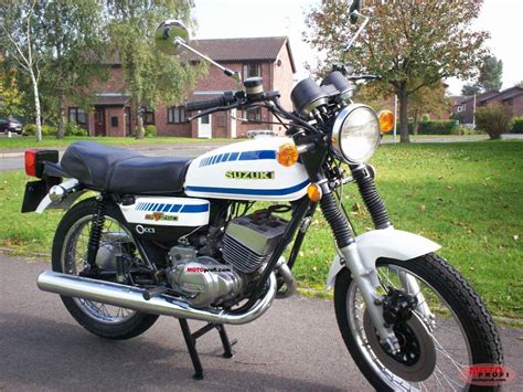 Suzuki GT 250 1978 Specs and Photos