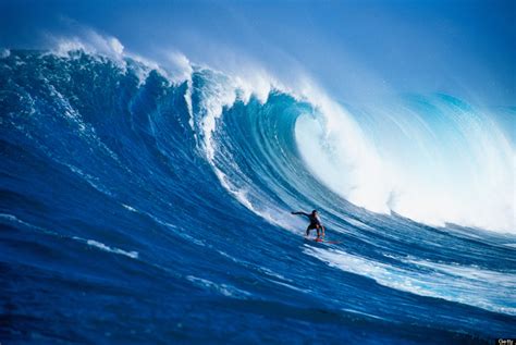 Stunning Visuals Of Surfers Owning Hawaii's Most Dangerous Wave | HuffPost