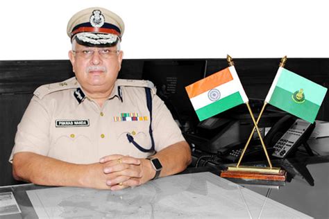 Goa Police Chief Pranab Nanda dies at 57 in Delhi due to Cardiac Arrest - Shortpedia News App