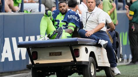 Seahawks' Jamal Adams leaves vs Broncos with knee injury