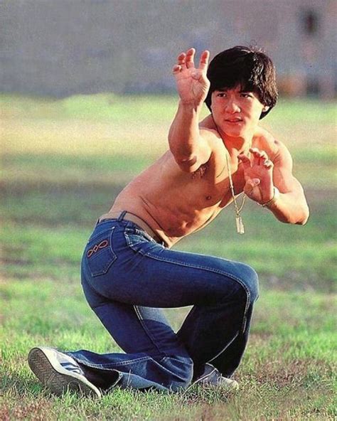 Jackie Chan makes kungfu hands Action Pose Reference, Human Poses Reference, Action Poses, Pose ...