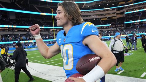 Los Angeles Chargers: Social media posts poem about QB Justin Herbert