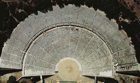 Teatro de Epidauro - Grécia | Ancient greek theatre, Greece, Theatre ...