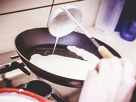 How To Make Thosai (Or Dosa) Like Those Pro Indian Aunties