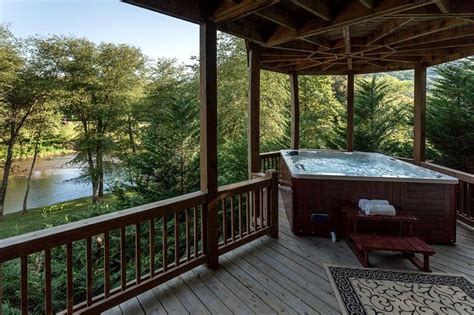 Toccoa Riverfront Cabin Rental | Blue Ridge, Georgia