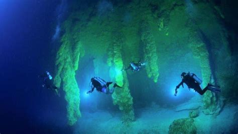 Ways To Explore The Great Blue Hole — Belize Happy Adventures | Expert ...