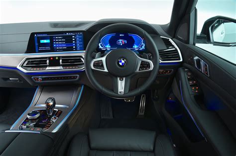 New BMW X5 45e vs Volvo XC90 T8: interiors | What Car?