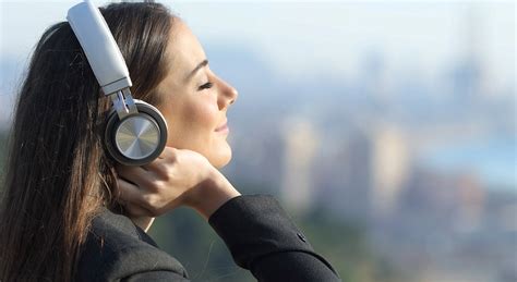 8 Types of Music Listeners You'll Come Across as a Musician