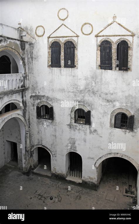 Elmina castle, ghana slave trade hi-res stock photography and images - Alamy