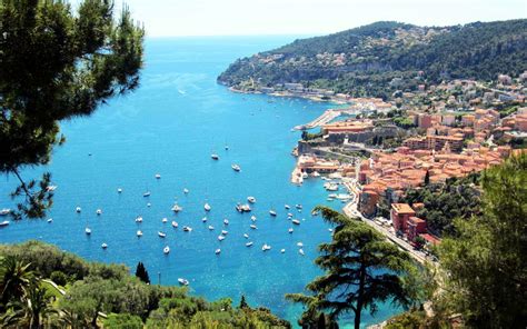 French Riviera Beaches • Globerove.com