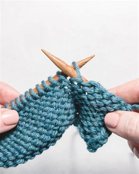 How to Knit Stockinette Stitch for Beginners - Sarah Maker