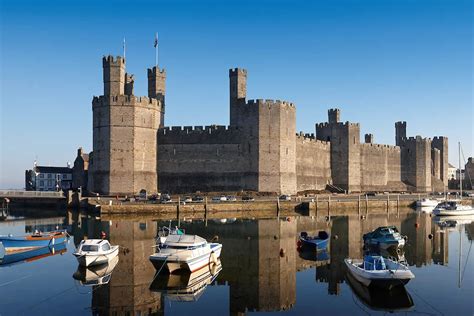 caernarfon-castle-sm - Welcome to Caernarfon.com, visitor information ...