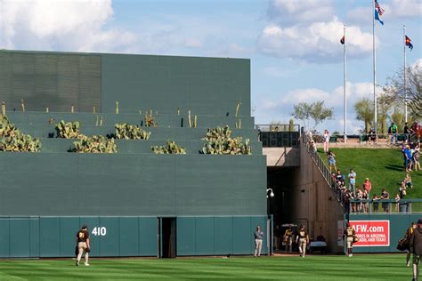 Ranking the Best Cactus League Spring Training Stadiums, Ballpark Food ...