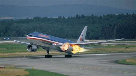 Airplane engine Catches Fire just after Take Off (photos+VIDEO) | This ...