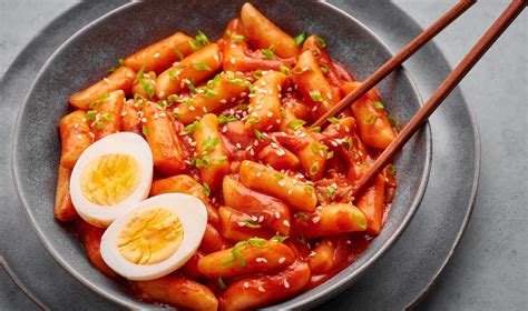 Your guide to tteokbokki, the ultimate Korean street snack