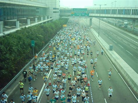 Hong Kong Marathon Attempts to Minimize "Selfies" Taken During Race ...