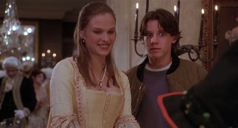 Vinessa Shaw who played Allison in "Hocus Pocus" is still a total bombshell now ...