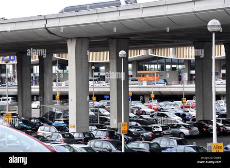 cars parking, Roissy Charles de Gaulle airport, terminal 2, Paris ...