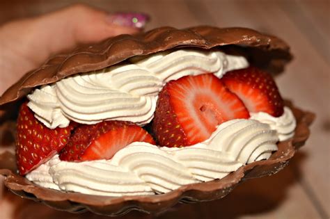 CHOCOLATE SHELL FILLED WITH STRAWBERRIES & WHIPPED CREAM - Hugs and ...