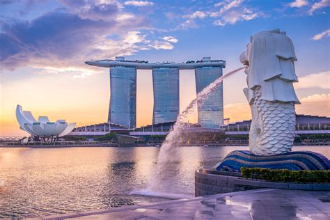 silhouette of Merlion Statue, the landmark of singapore | The Fund for American Studies