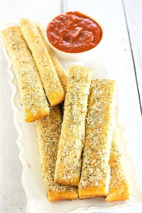 Pizza Hut: Breadsticks with Maranara Sauce | Recipes, Restaurant recipes, Pizza hut breadsticks