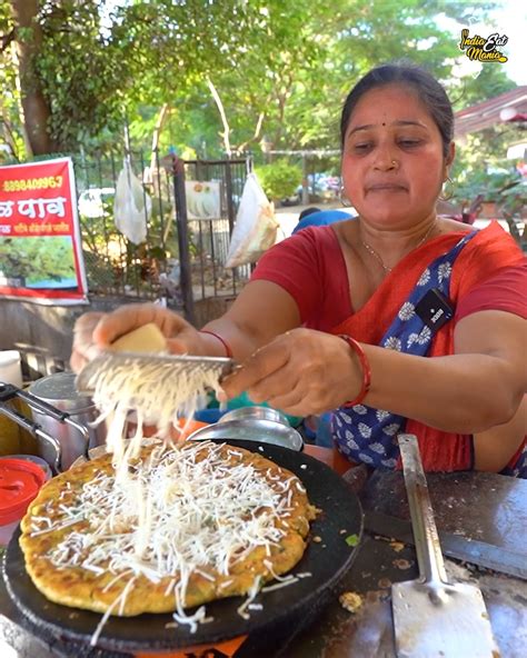 Mumbai Aunty Selling Biggest Aloo Cheese Paneer Methi Parantha Rs. 200/- Only | paratha, Mumbai ...