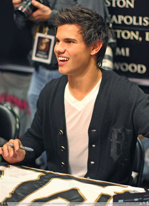 Taylor Lautner - Twilight Series Photo (5076238) - Fanpop