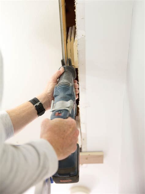 How to Install a Folding Attic Ladder | how-tos | DIY