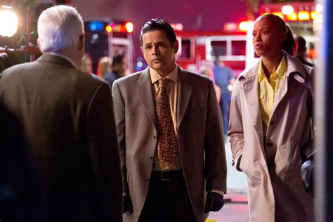 Major Crimes - Season 1 Episode 3 Still Raymond Cruz, Patrick Martin, Kyra Sedgwick, Major ...