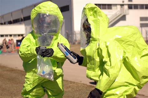 Military "SuperSuit" to protect Soldiers from chembio threats already ...