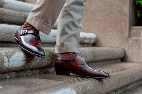 What Color Suit Pants to Wear with Burgundy Dress Shoes - Suits Expert