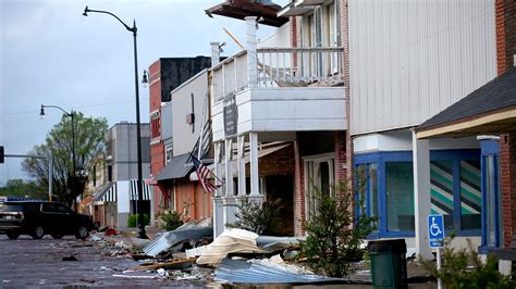 Seminole, Oklahoma tornado damages Academy of Seminole, structures