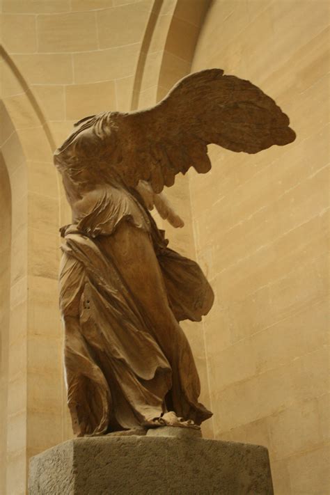 File:Nike of Samothrace-Louvre-Paris371.jpg - Wikimedia Commons