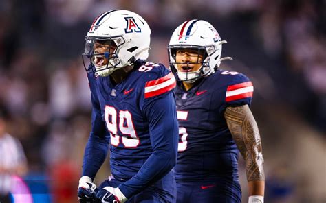 Arizona Wildcats enters CFP ranks; Washington, Oregon kept out of top four