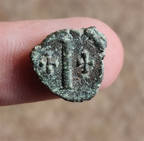 Can anyone ID this Byzantine coin? | Coin Talk