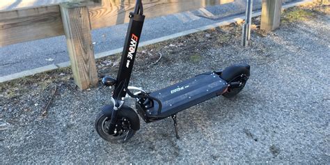 EMove electric scooter review: 50 miles of range and 25 MPH? Yes please!