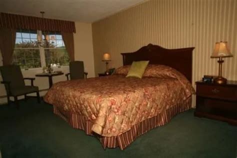 Braeside Motel (Woodstock, VT): What to Know BEFORE You Bring Your Family