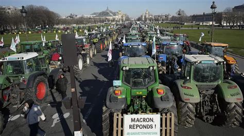 In Pictures: Farmers' Protest Continues In France Over Pesticide Ban