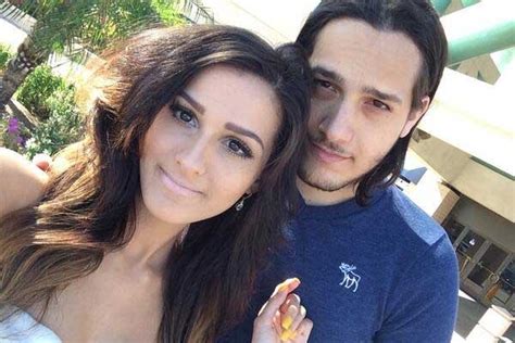 Who Is SSSniperWolf's Boyfriend? Is She Still Dating Evan "Sausage ...