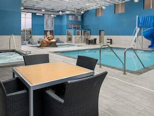 Hotel Amenities - Hampton Inn Warroad