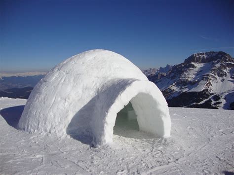 File:Un igloo ma non siamo in alaska ma nei pressi della Pala di Santa - panoramio.jpg ...