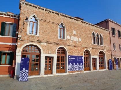 Information about the Lace Museum in Burano: opening hours, entrance ...