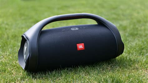 JBL Boombox 2 Review: Perfect Balance Between Party And Finesse