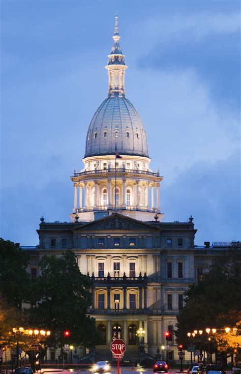 michigan-state-capitol - Michigan Pictures - Michigan - HISTORY.com