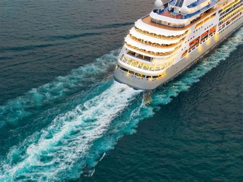 Best Luxury Cruise Lines: Top 4 Picks for a Lavish Getaway