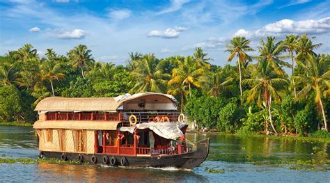 Kerala Tour Package 7 Nights 8 Days - Munnar, Thekkady, Alleppey, Kovalam