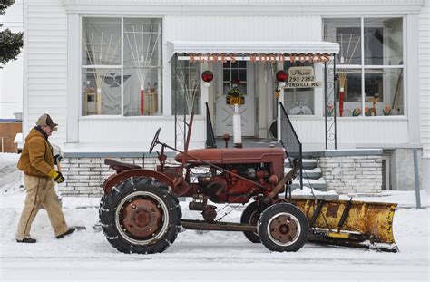 3:The Combine - 5 Farming Technologies That Changed the World | HowStuffWorks